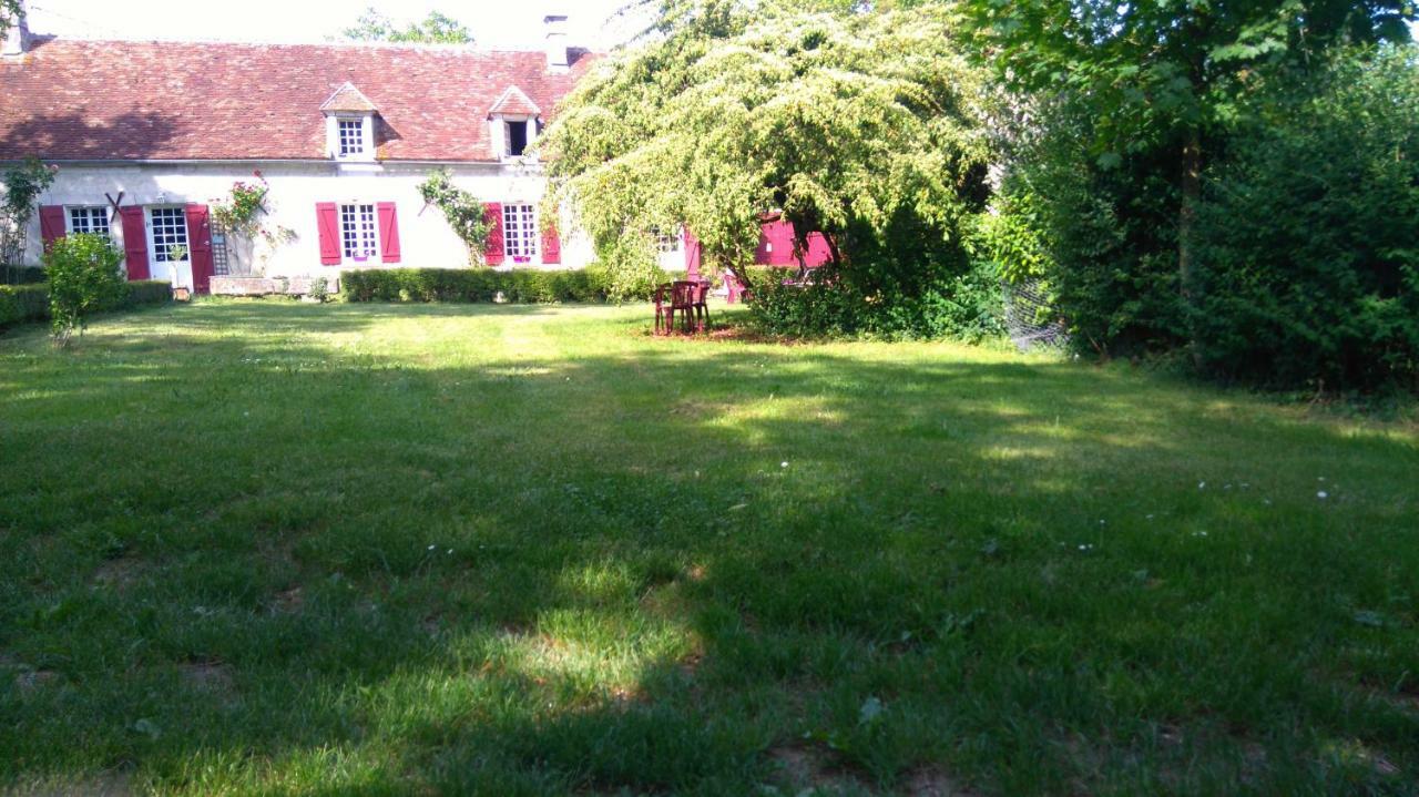 Le Vol Du Papillon Hotel Treigny Luaran gambar